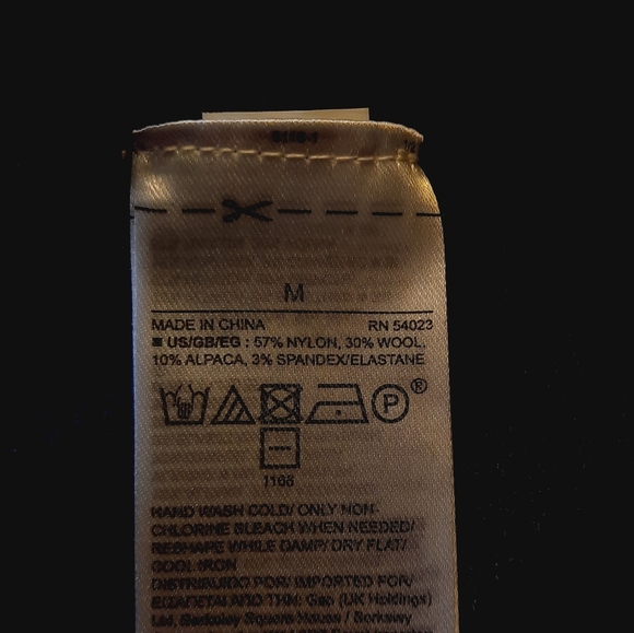 NWT Gap Alpaca and Wool Sweater - Picture 7 of 7